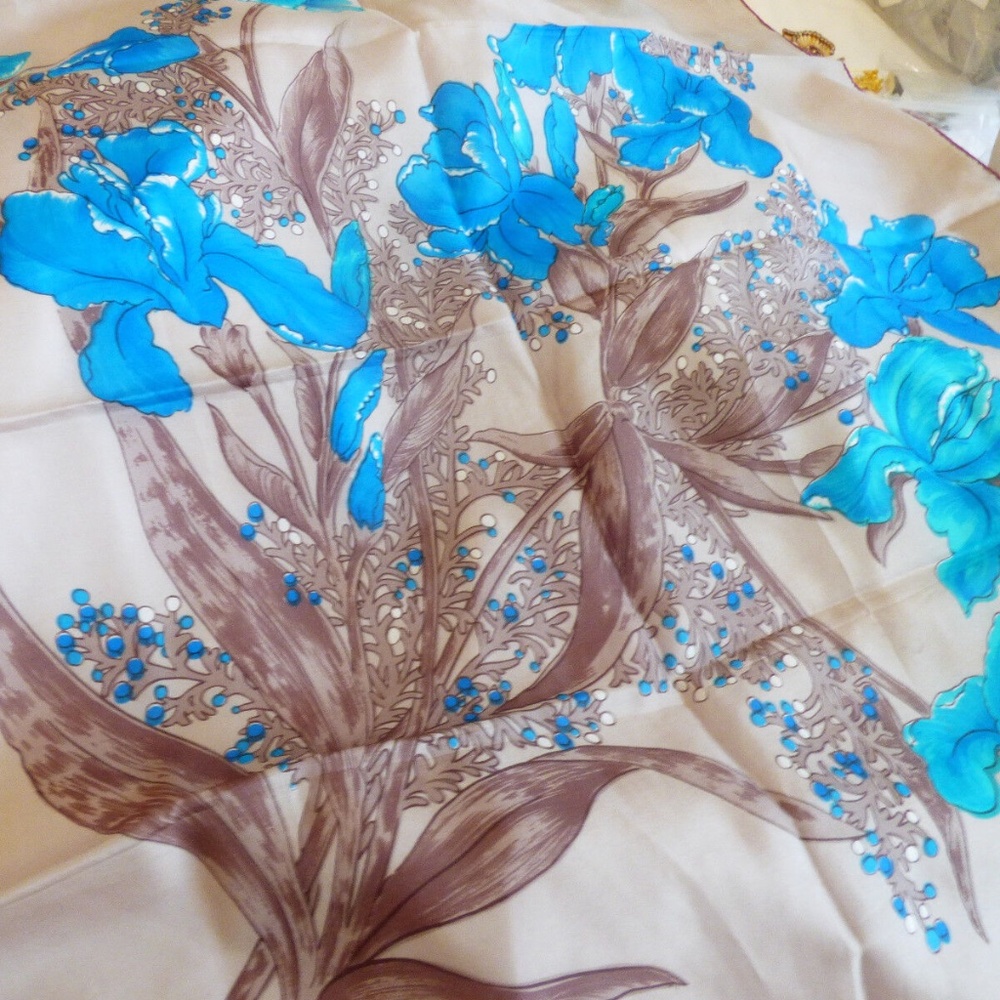 Gorgeous VTG hand printed Pure Silk Scarf Purple Blue Iris flower 28" squre